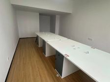 55方精装办公室直租,全套家具,创业办公佳选,拎包入驻!