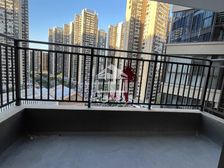 星光大道 龙光玖誉城 蓝鲸世界对面 南北朝向 中间楼层