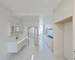 苏州街地铁旁 全新装修两居室 南北明厨明卫 诚意出售 方便看