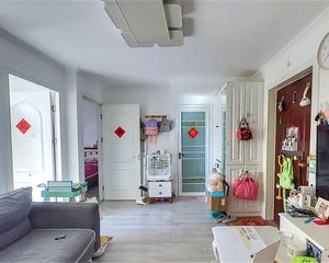鼎顺家园,精装修一居室出售,价格好谈