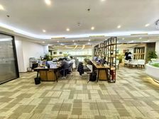 东三环国贸地铁通惠河畔 万利中心300平精装遗留带家具出租