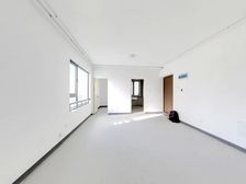 房东诚心出售 刚交付的纯毛坯楼层好