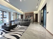 沙坪坝区 重庆融创文旅城御辰 三房 118万