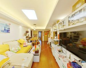 满五唯一 有车位 边套户型 业主诚心出售 看房方便