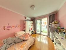 电梯房小户型,免税,近地铁,交通生活方便!