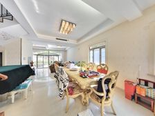 复地爱伦坡,泛独栋别墅,精装修,满五年,诚售,欢迎实地看房。