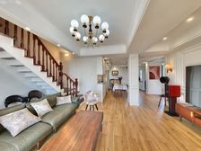 电梯房顶复 视野开阔 带大露台 小区环境好 房东诚心出