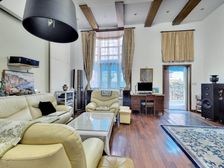 大虹桥纯别墅小区,边套花园大,三层结构户型好!欢迎实地看房。