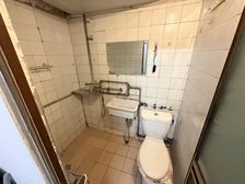 白玉大楼1室1厅1卫1阳台东2/17层