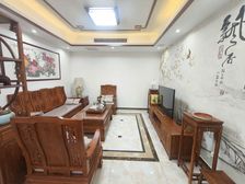 南北通透泊岸4室2厅精装修