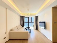 交通便捷 精装可拎包入住 产权清晰 车位 临 大两房