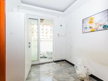 塘泾南苑精装2居室房屋.带车位 .采光充足 看房方便 拎包入