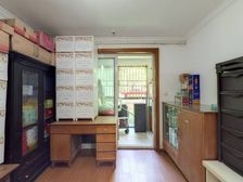 万科物业 一楼带院子 前排采光好 南北通透