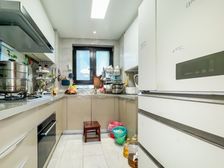 带2个车位 23地铁万科物业精装修 四房户型