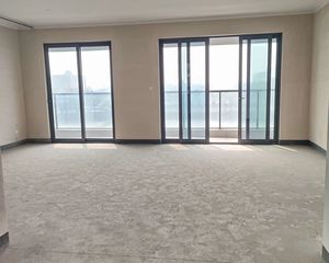 世茂中南璀璨云堤 临地铁 医疗配套成熟 正规商品房 中间楼层
