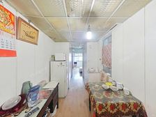 一梯两户视野好,看房方便,价。。。格。。。可以小刀