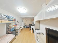 房型方正,自住装修好,楼层好无遮挡采光好,满五税少