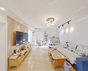 自住精装修 134平南北通透三居双卫 满五 好停车