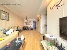 小区中间位置三房,楼层好,位置好,满五年,统装