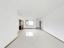 精装修 户型方正 近 有公园环境好