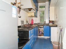 新华2003年,朝南1房户型 位置好 低楼层 近地铁站 。