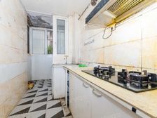 新华2003年房龄,一楼带院子。双南户型,业主诚意出售