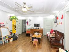 两房预算买三房,南北通透,花园小区,门口商业热闹