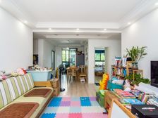 此房满五年,户型好,采光好,位置佳,精装修,诚售,欢迎品鉴。