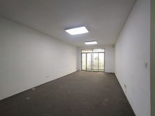 北站门口,清水大3房,可做4房,板式结构