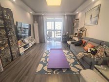 烫金地段,南北2房,精装修装修,全明户型,家具家电全送,满五