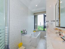 顶楼带阁楼6房户型 一梯一户 装修保养好 业主诚心出售