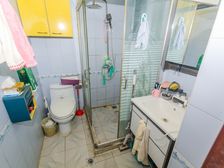 一楼带50平大花园,户型方正,业主诚心卖