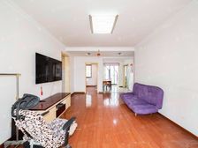 万源城一期,精装两房。位置还可以,电梯7楼,诚意卖