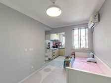 永德小区 满五年,精装修,户型方正,生活便利 看房方便