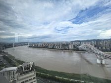 北滨路全看江房源。阳光城天澜道 头排双证100大露台 保真!