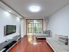 适合养宠物,种花草,老人居住很合适