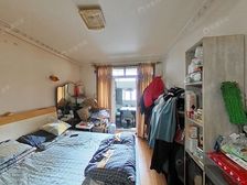 送大院子,南北两室,全明户型,小区中间,诚售可谈。