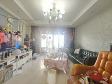 两江新区 融科海阔天空二期 四房 175万