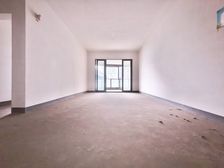 北滨路全看江房源。龙湖春森彼岸 头排三房 178万 保真!