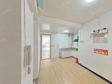 徐汇康健南向三房 满五简装61平 带院子可议