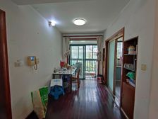 枫桦景苑南区!117大三房楼梯2楼3房2卫!钥匙房随时看