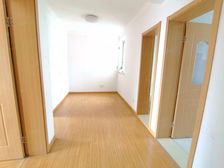 吴泾 交通便利 精装修 产权清晰 朝南 中间楼层 近地铁