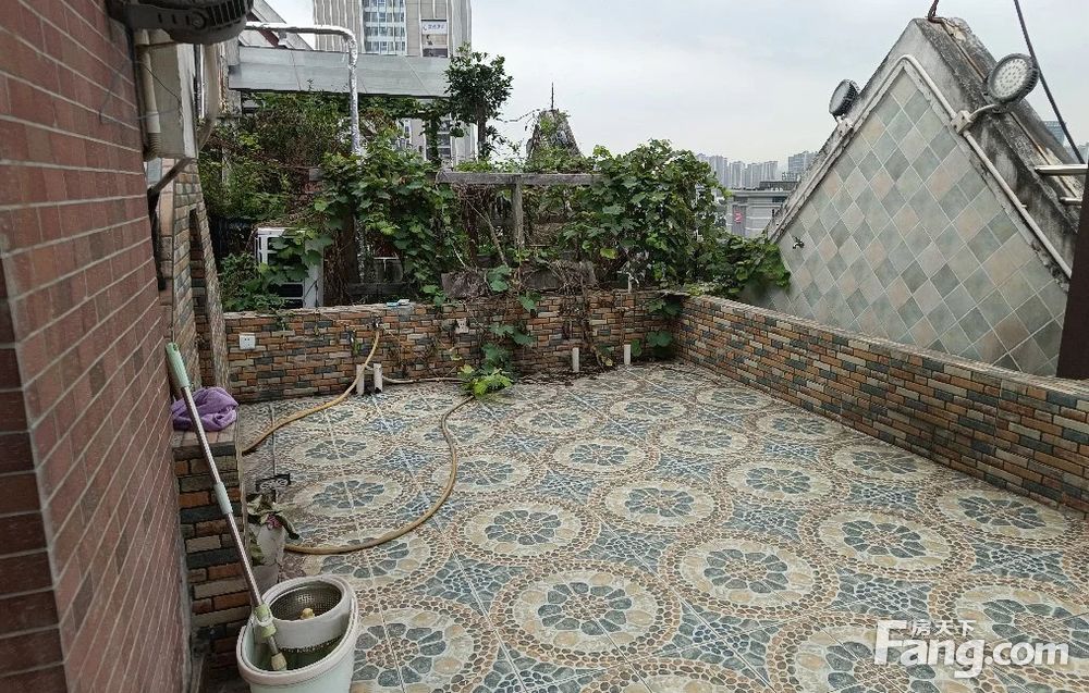 华宇天宫花城小区租房,六室两厅, 北站门口,精装顶跃急租,重庆两江