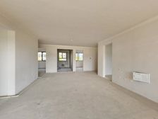 泽信洋房一梯两户通透格局带车位头排采光好