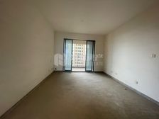 绿地国博城一期御珑隔壁藏珑好楼层南北通透三房低价急售