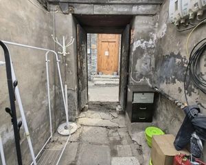 东城前门三里河公园旁 长巷二条 独门独院 诚心出售 看房方便