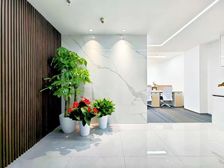 长安街大望路地铁SOHO现代城205平精装4隔间18工位出租