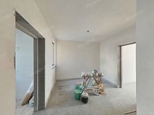 新上 中间楼层 全明一房一厅 位置好采光充足,紧邻轨交6号线