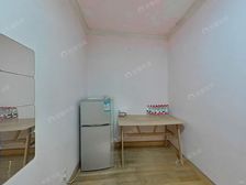 诚意出售低楼层,一梯两户,格局方正,随时可看