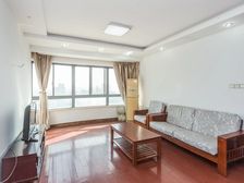 单价低!东方明珠花园 3室2厅 精装修保养好中层采光好有钥匙